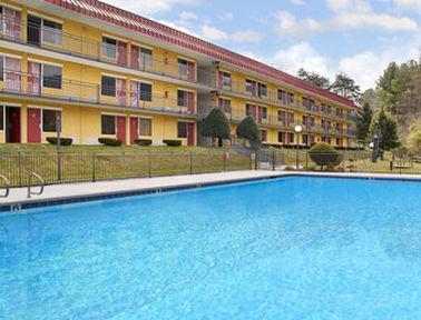 Super 8 By Wyndham Caryville Tn Bagian luar foto